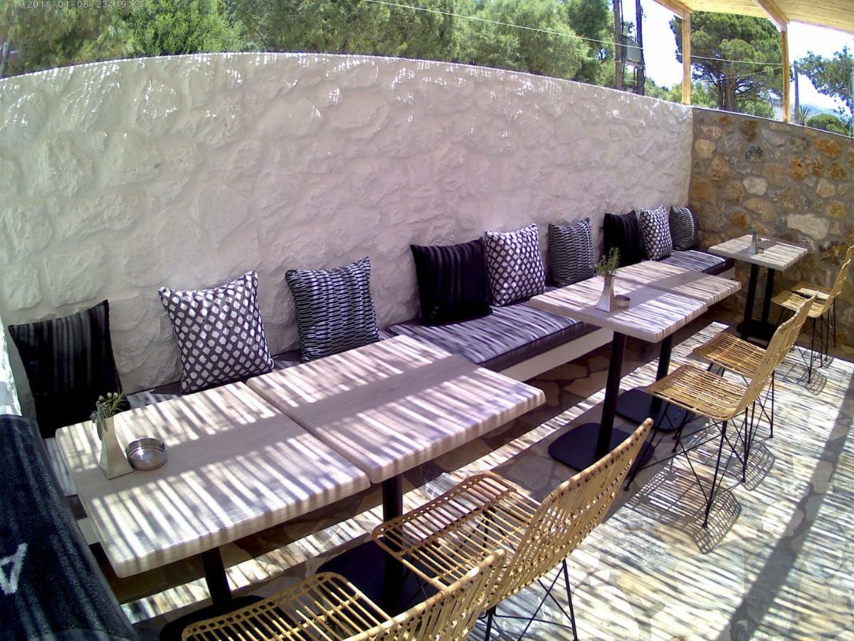 Aellia Hotel & Suites Leros Lakkion Bagian luar foto